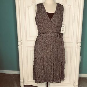 🧡 NWT Emma James Dress 🧡
